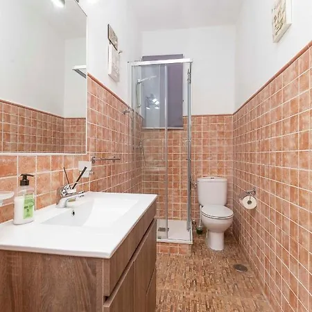 Apartment - 4 Bedrooms - 0275 *