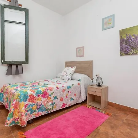 - 4 Bedrooms - 0275 Sanxenxo