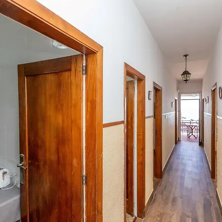 - 4 Bedrooms - 0275